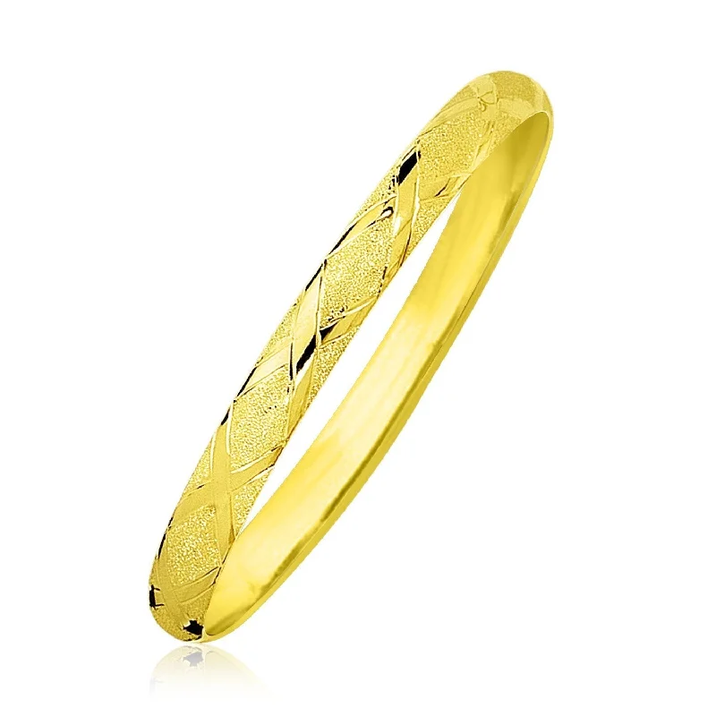 Size: 7'' - 10k Yellow Gold Slender Diamond Pattern Textured Bangle