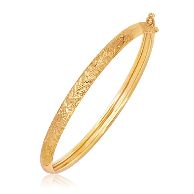 Size: 5.5'' - 14k Yellow Gold Diamond Cut Motif Dome Style Children's Bangle