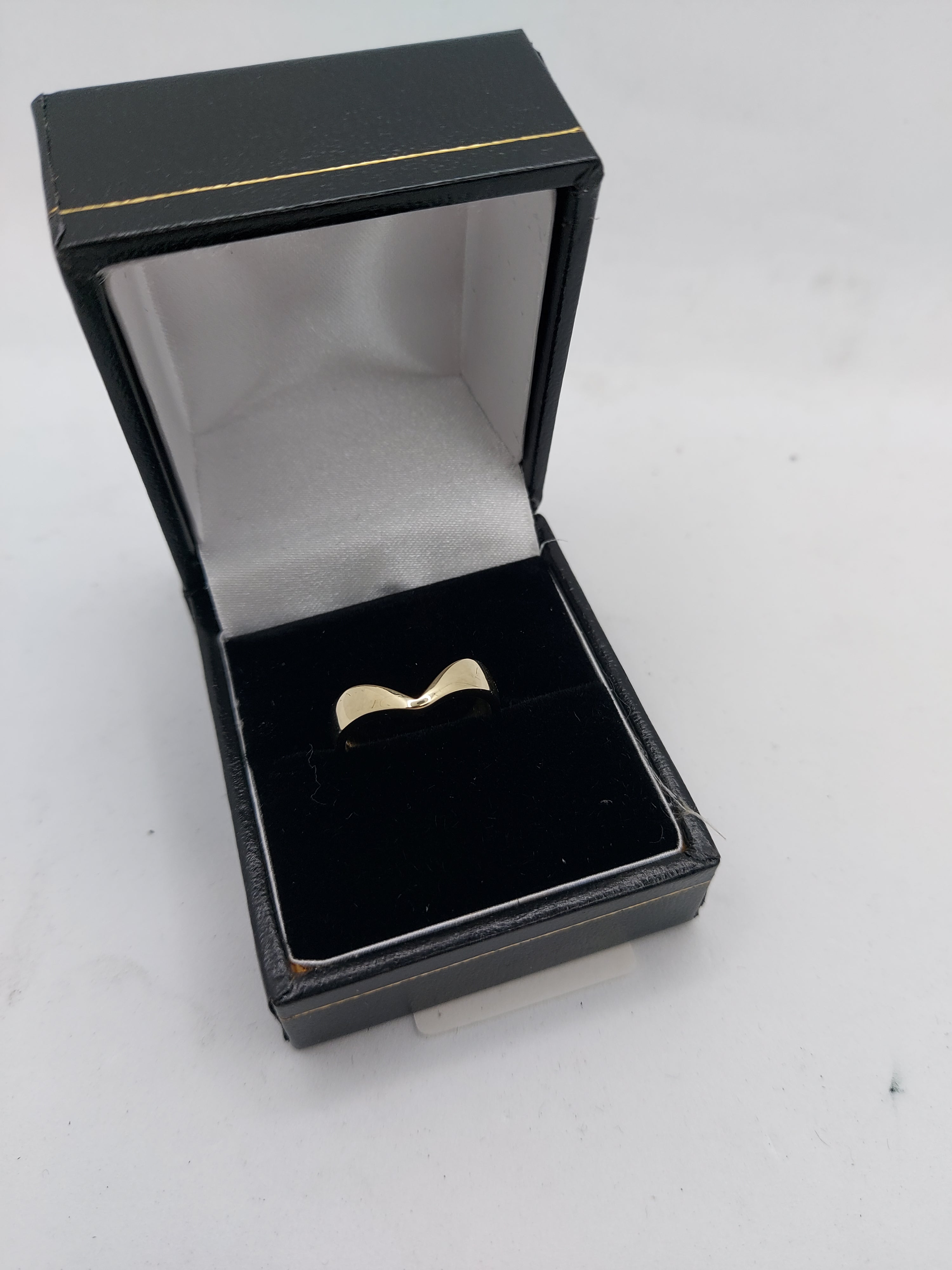 9CT Yellow Gold Ring - Size K - 2.87 Grams - Fully Hallmarked