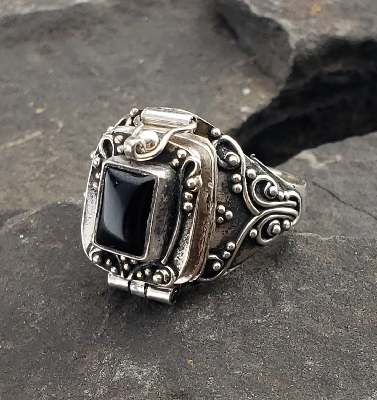 Gothic Black Onyx or Garnet Pyramid | Sterling Silver Poison Locket Ring