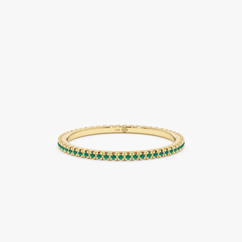 Prong Emerald Eternity Band, Kiki