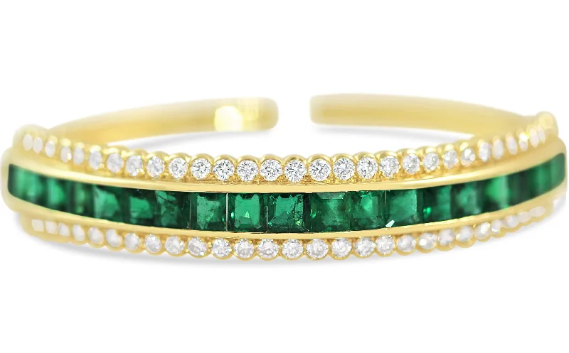 18KT YELLOW GOLD EMERALD AND DIAMOND BANGLE