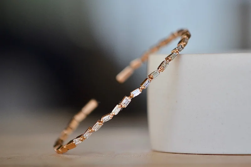 Zig Zag Flexible Diamond Baguette Bangle